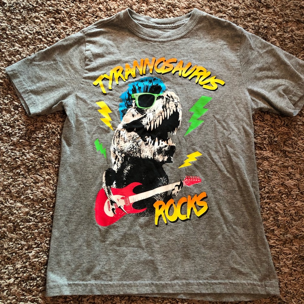 Boys T-shirt Size L 10/12
